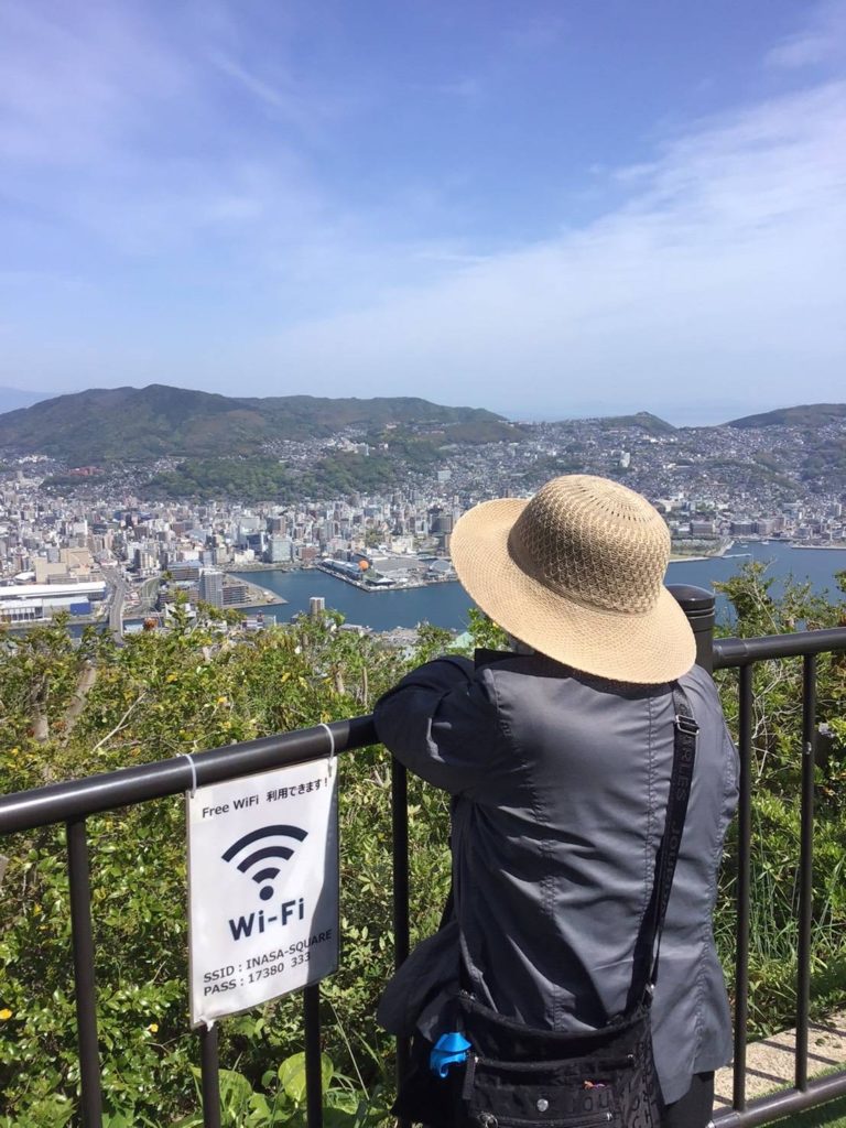 介護保険外の利用者様とおでかけしている様子